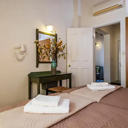 Theos Village شقة فندقية 3*