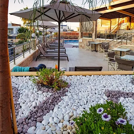 شقة فندقية Theos Village