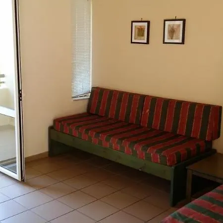 شقة فندقية Theos Village