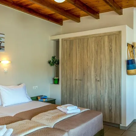 Apartahotel Theos Village 3*